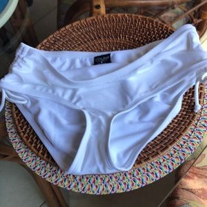 Catalina NWT bikini bottoms medium $22